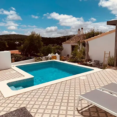 Vakantiehuis Casa Na Colina : The And The Long House *