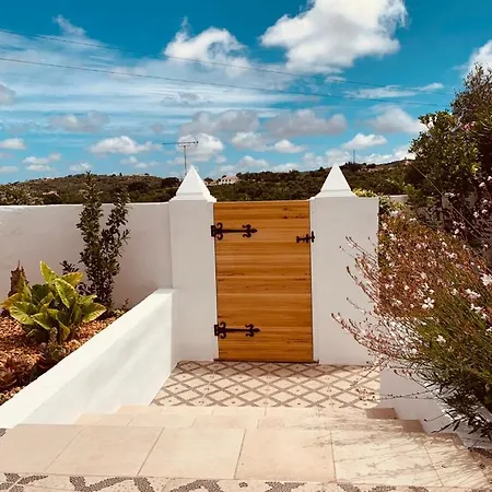 Casa Na Colina : The And The Long House Sao Bras de Alportel