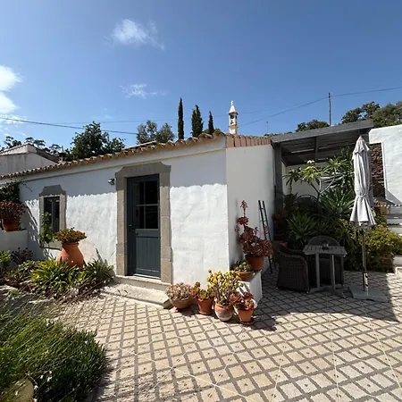 Casa Na Colina : The And The Long House * São Brás de Alportel